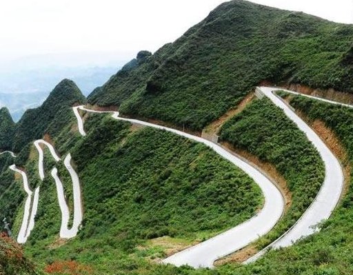 山路的形容词是什么？