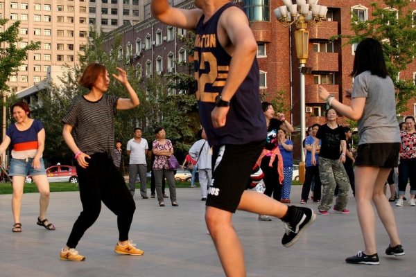 小S迷上尊巴舞蹈,这种舞蹈燃脂效果真的好吗?