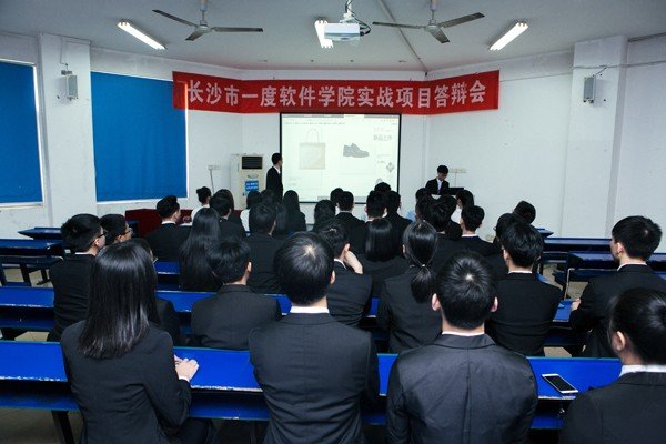 没有工作经验的往届生，你感觉该如何找工作呢？