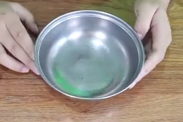 怎样用艾叶熏房间