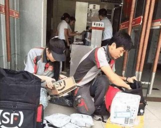 做顺丰快递员一天工作几个小时