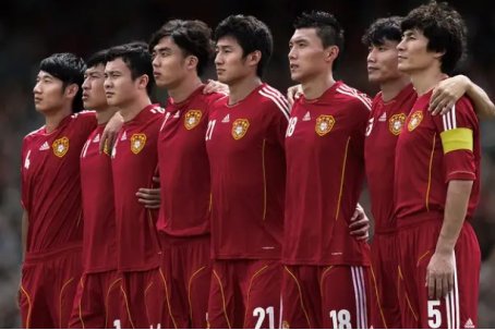 中国什么时候举办了第一届世界杯？
