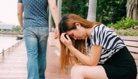 已婚男人还总是联系前女友，是为什么？