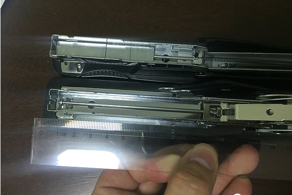 得力no0324订书机弹簧掉了怎么安装?