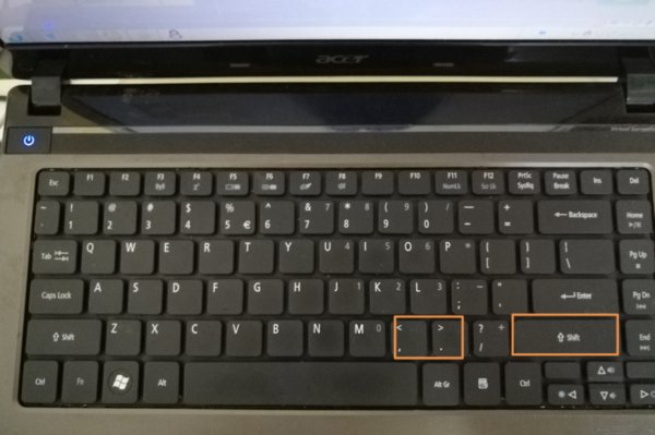 在键盘上大于或小于符号怎样打出来?