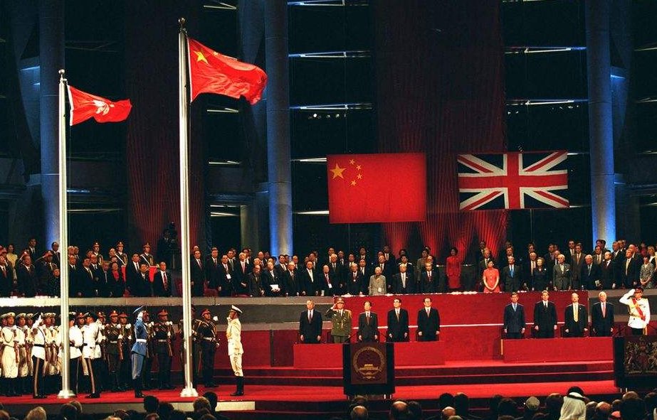 香港第二任行政长官是谁?
