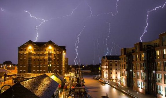 为什么干打雷不下雨那?