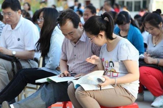 职高和普高之间，你认为哪个更好？