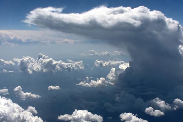 为什么干打雷不下雨那？