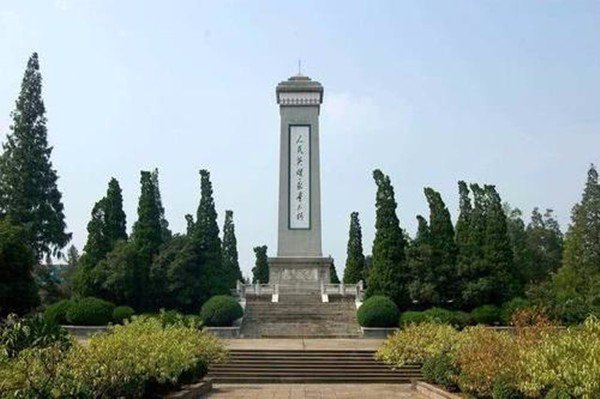清明节缅怀先烈诗词