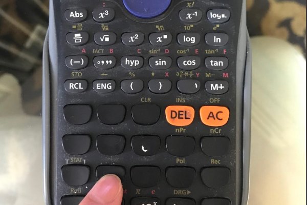 卡西欧（CASIO）FX-991ESPLUS 函数计算器，计算结果为分数，可以设置为小数吗？怎么改？