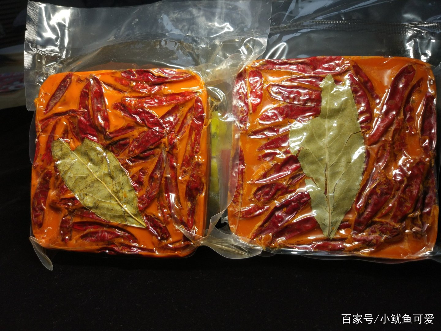 很多人喜欢吃火锅,锅底分为牛油和清油,二者口感有何区别?