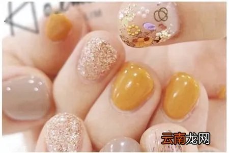 美甲图片2021新款式，漂亮的美甲造型图片大全