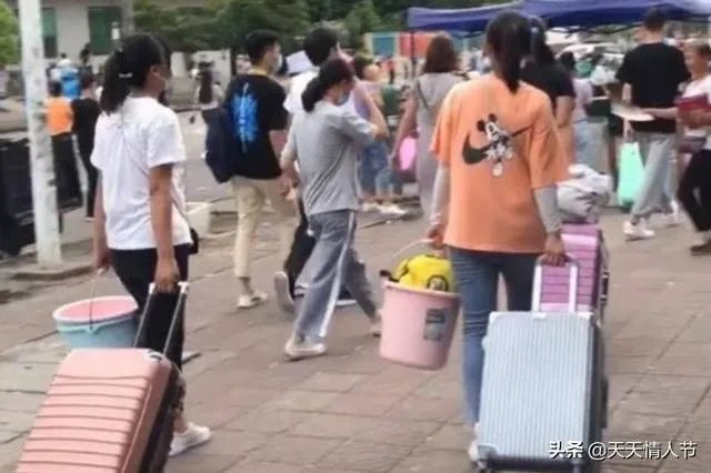 昆山扔证件大家有什么想说的?