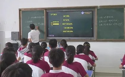 72名学生众筹为离世老师父母养老，这是一种什么做法？