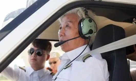 硬核奶奶重返蓝天怎么回事:事件原因及硬核奶奶是谁