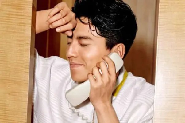 王大陆被曝亲密照:疑似环抱低调又甜蜜