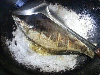 酸辣鲈鱼