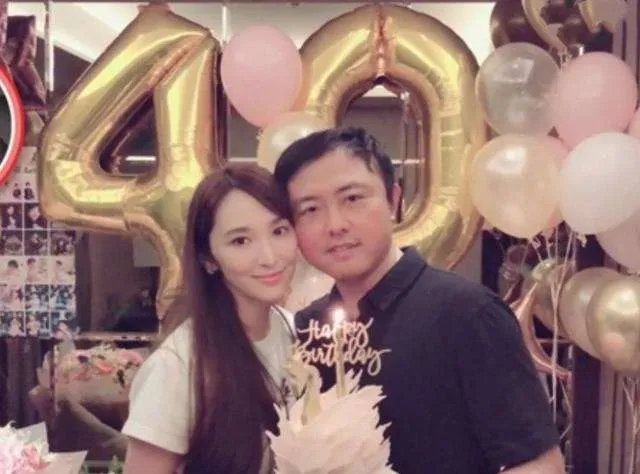 吴佩慈否认纪晓波被追债,到底是什么情况?