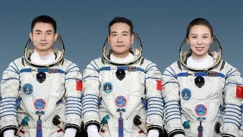 叶光富在国外洞穴训练中用英文流利解说,你喜欢这样能文能武的航天员吗?