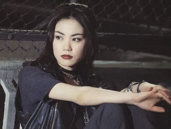 谢霆锋被爆求婚王菲4次被拒,刘嘉玲疑似透露他们真实关系,怎么回事呢?