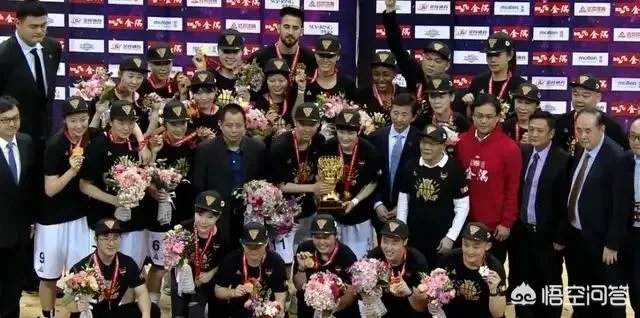 广东女篮夺冠,广东男篮的孟铎表示自己是冠军家属了,这是什么情况?