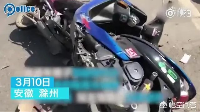 男子车祸受伤后在路边玩王者荣耀,声称可以缓解疼痛,如何看待他的行为?