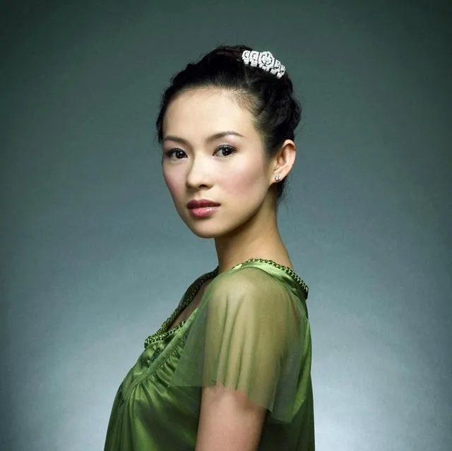 收获章子怡式害怕的黄圣依和章子怡两代花旦为何活出了不同人生?