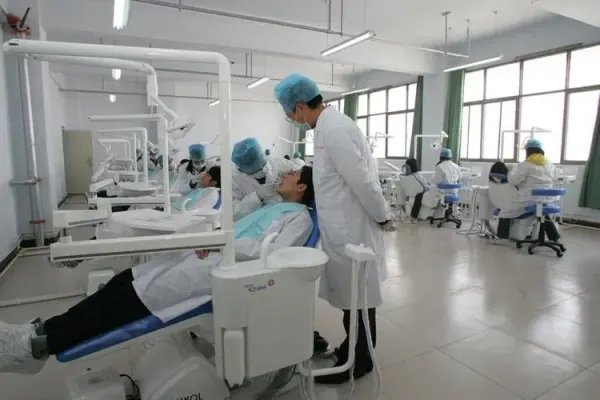 牙科学校哪个学校最好大专