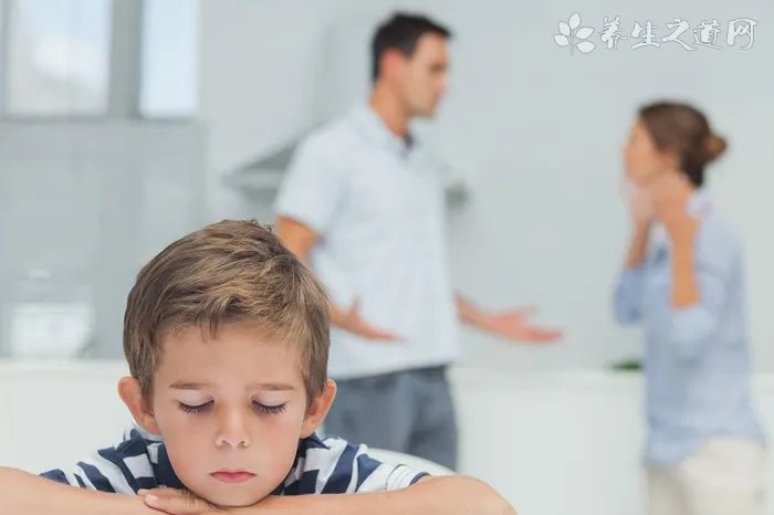 短袖哥勇救男童 孩子独自在家注意事项