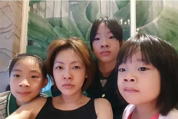 小S吐槽女儿微博,你和孩子之间有这样亲昵的关系吗?