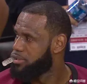 詹姆斯眼球都是血块,拉近镜头大家看到詹姆斯的眼睛之后,是什么感受?