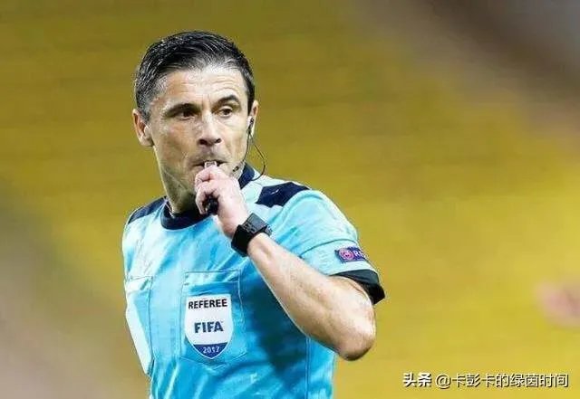 同为中超首批签约职业裁判,为什么外籍裁判年薪数百万,而国内裁判只有几十万呢?