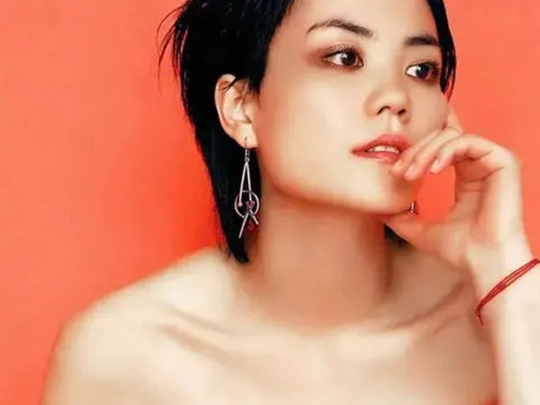 网传王菲48岁高龄产子是真的吗？