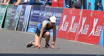 爬马拉松最后两米是怎么回事?
