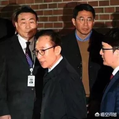 李明博获取保释了，朴槿惠是否有望？