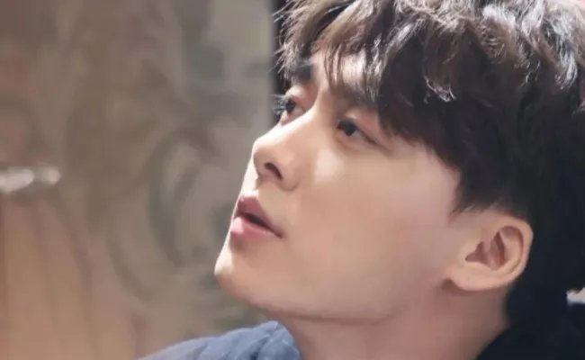 张艺兴王思聪一起打台球,王思聪还和哪位男明星是好友吗?