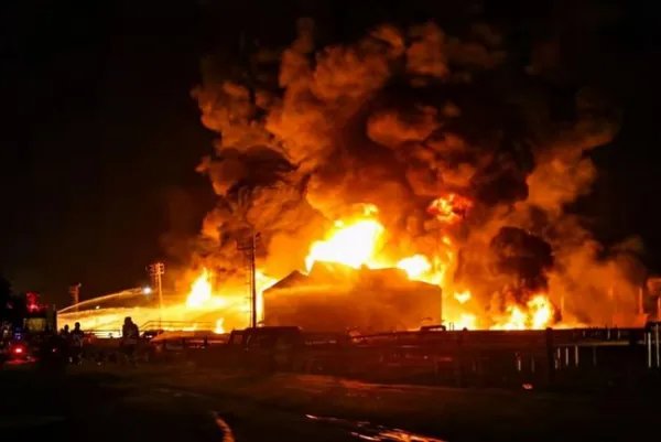 伊朗首都发生大规模爆炸,事故发生的原因是什么?