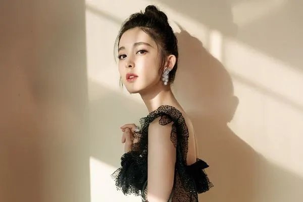 娜扎回怼粉丝后，其粉丝站哪一队？