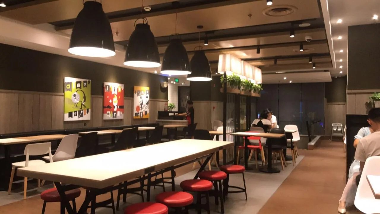 肯德基误把消毒水给女孩饮用,这样的失误会存在什么风险?