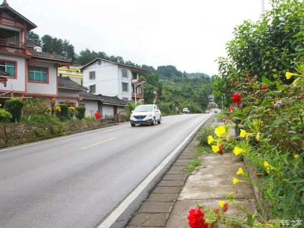 电动车在农村实用吗？汽车下乡来了，买这些车很便宜
