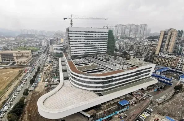 茅台19亿办医院,你怎么看待大企业办医院的事?