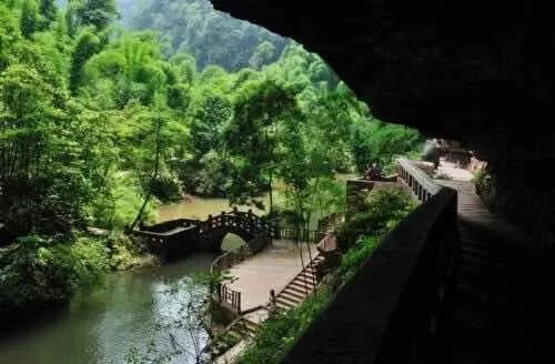 乐山有哪些本地人常去的休闲娱乐景点?
