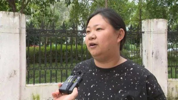72名学生众筹为离世老师父母养老，这是一种什么做法？