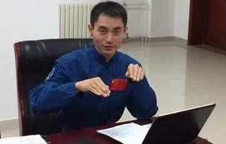 叶光富在国外洞穴训练中用英文流利解说,你喜欢这样能文能武的航天员吗?