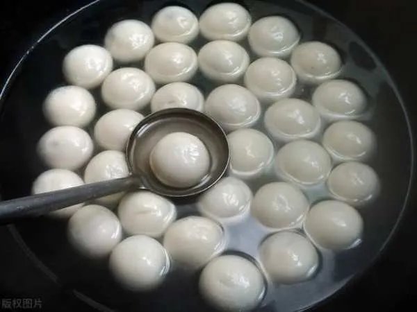 北方元宵和南方汤圆,到底有何区别?