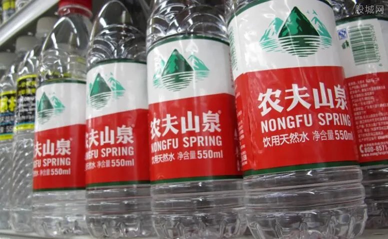 农夫山泉股价年内暴跌40% 公司股票每股多少钱?
