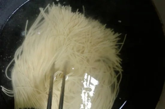 煮面要放油吗