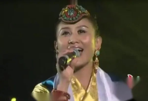 央金兰泽12首经典歌曲