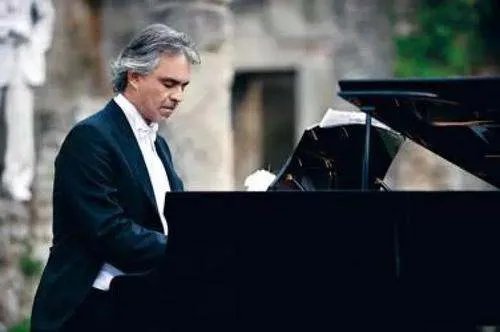 闻香识女人的插曲叫什么?